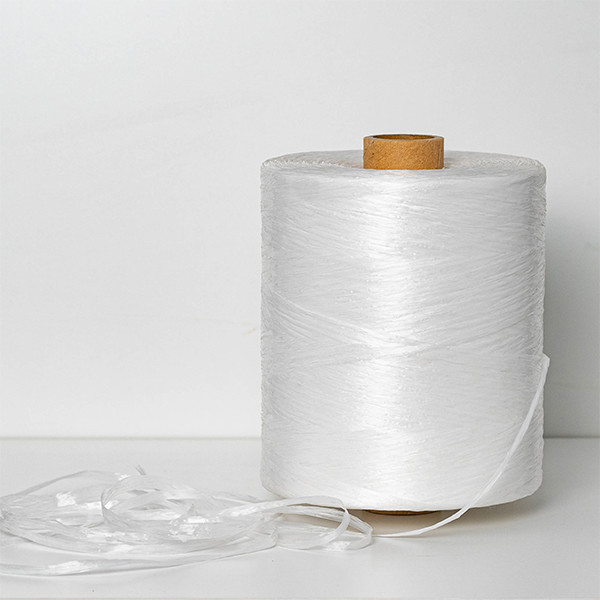 Non Twisted PP Fibrillated Yarn 2750 DTex In Cylindrical Spool For Cable And Wire Filling