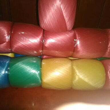 Farbenfrohe PP Raffia-Streifen zum Verpacken von Eiern Jemen Warmverkauf PP Raffia-Seil